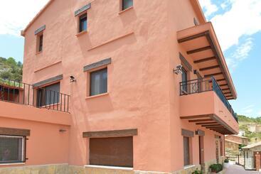 تختخواب و صبحانه La Casita De El Cuervo