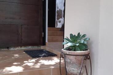 تختخواب و صبحانه Villa Nestor
