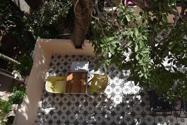 تختخواب و صبحانه Villa Nestor