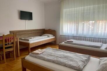 پانسیون Airport Jazmin Guesthouse