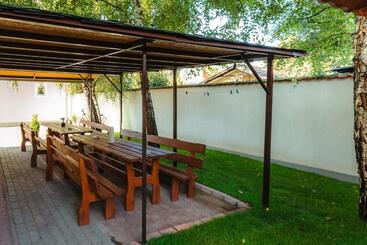 پانسیون Airport Jazmin Guesthouse