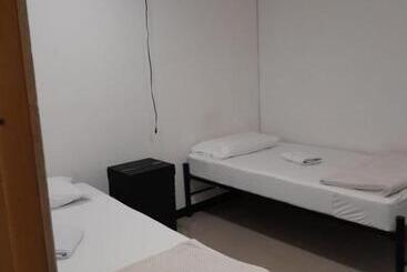 پانسیون Parceros Med Hostel