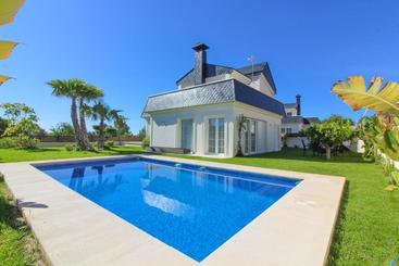 Villa Con Piscina Privada   Polop - Polop