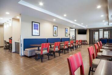 هتل Comfort Inn & Suites North Platte I80
