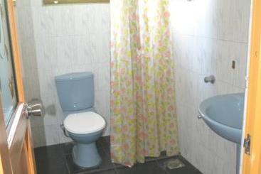 هتل Samren Restaurant And Guest House