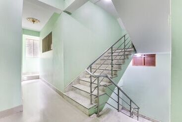 هتل Spot On 541 Apee Guest House