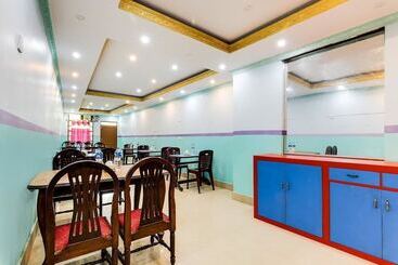 هتل Spot On 541 Apee Guest House