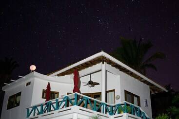 پانسیون Special Place Where You Combine The Peace Of The Jungle With The Ocean View