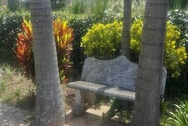 تختخواب و صبحانه Ekupholeni Garden Villas
