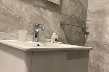 تختخواب و صبحانه Ora Apartament