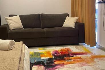 تختخواب و صبحانه Ora Apartament