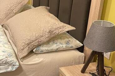 تختخواب و صبحانه Ora Apartament