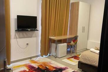 تختخواب و صبحانه Ora Apartament