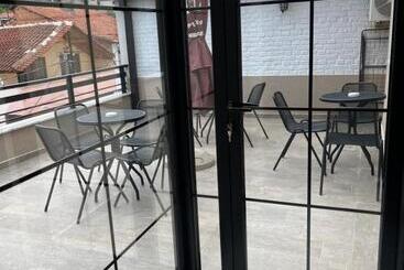 تختخواب و صبحانه Ora Apartament