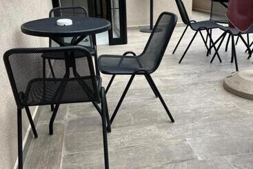 تختخواب و صبحانه Ora Apartament