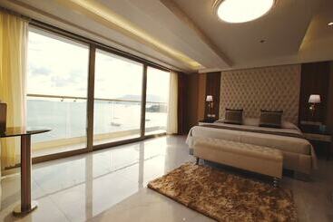 Central Park Reef Resort