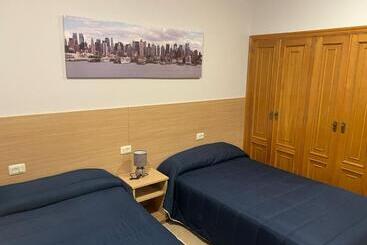 پانسیون Hostal Cid