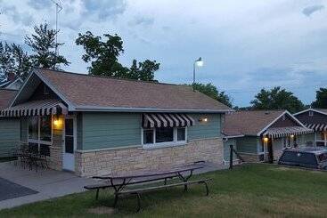 Black Hawk Motel & Suites