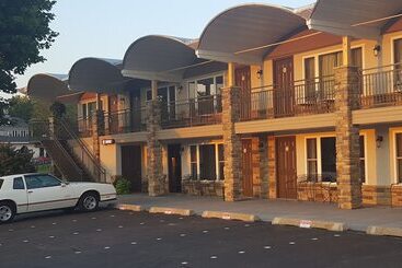 Black Hawk Motel & Suites