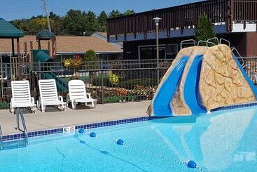 Black Hawk Motel & Suites