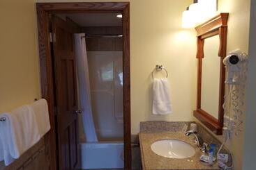 Black Hawk Motel & Suites