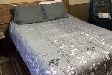Blue Spruce Motel