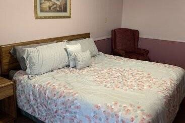 Blue Spruce Motel