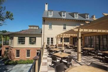 Boar's Head Resort