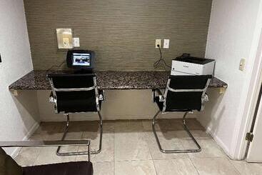 هتل Baymont By Wyndham Houston/westchase