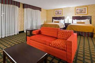 هتل Best Western Plus Keene