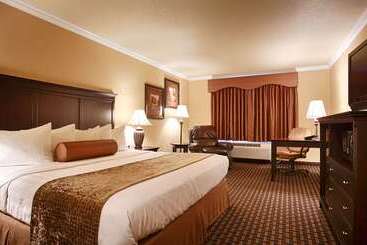 هتل Best Western Plus Southpark Inn & Suites