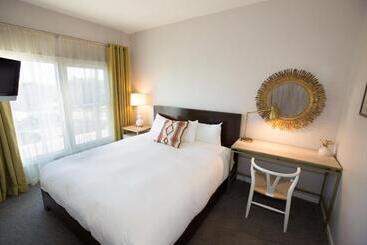 هتل Beverly Terrace Powered By Sonder