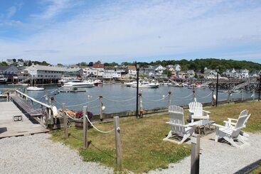 هتل Boothbay Harbor Inn