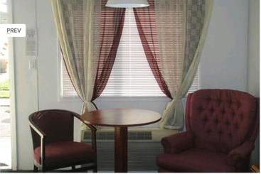 هتل Broadway Inn Yankton