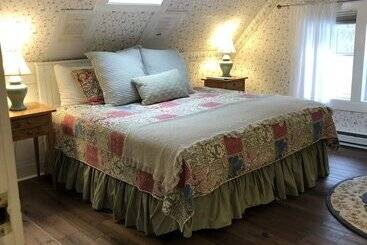 Hotel Brook Farm Inn