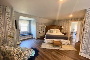 Hotel Brook Farm Inn