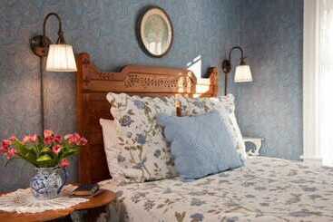 Hotel Brook Farm Inn