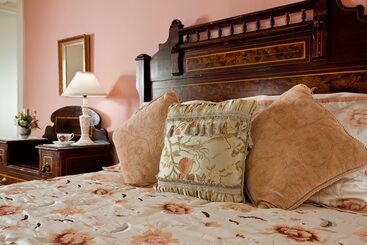 Hotel Brook Farm Inn