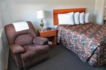 هتل Budget Host Crestview Inn