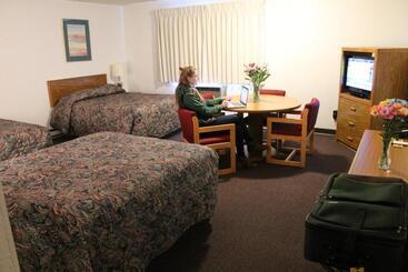 هتل Budget Host Crestview Inn