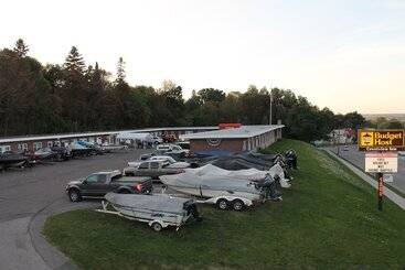 هتل Budget Host Crestview Inn