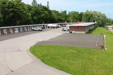 هتل Budget Host Crestview Inn
