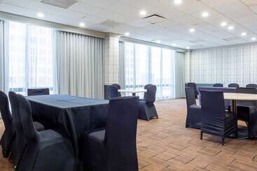 هتل Comfort Inn & Suites Baltimore Inner Harbor