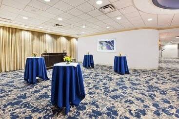 هتل Crowne Plaza Syracuse, An Ihg