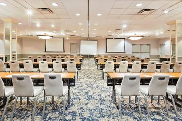 هتل Crowne Plaza Syracuse, An Ihg