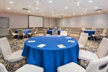 هتل Crowne Plaza Syracuse, An Ihg