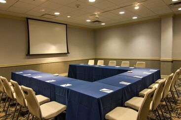 هتل Crowne Plaza Syracuse, An Ihg