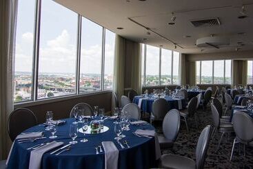 هتل Crowne Plaza Syracuse, An Ihg
