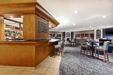 هتل Crowne Plaza Syracuse, An Ihg