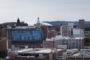 هتل Crowne Plaza Syracuse, An Ihg